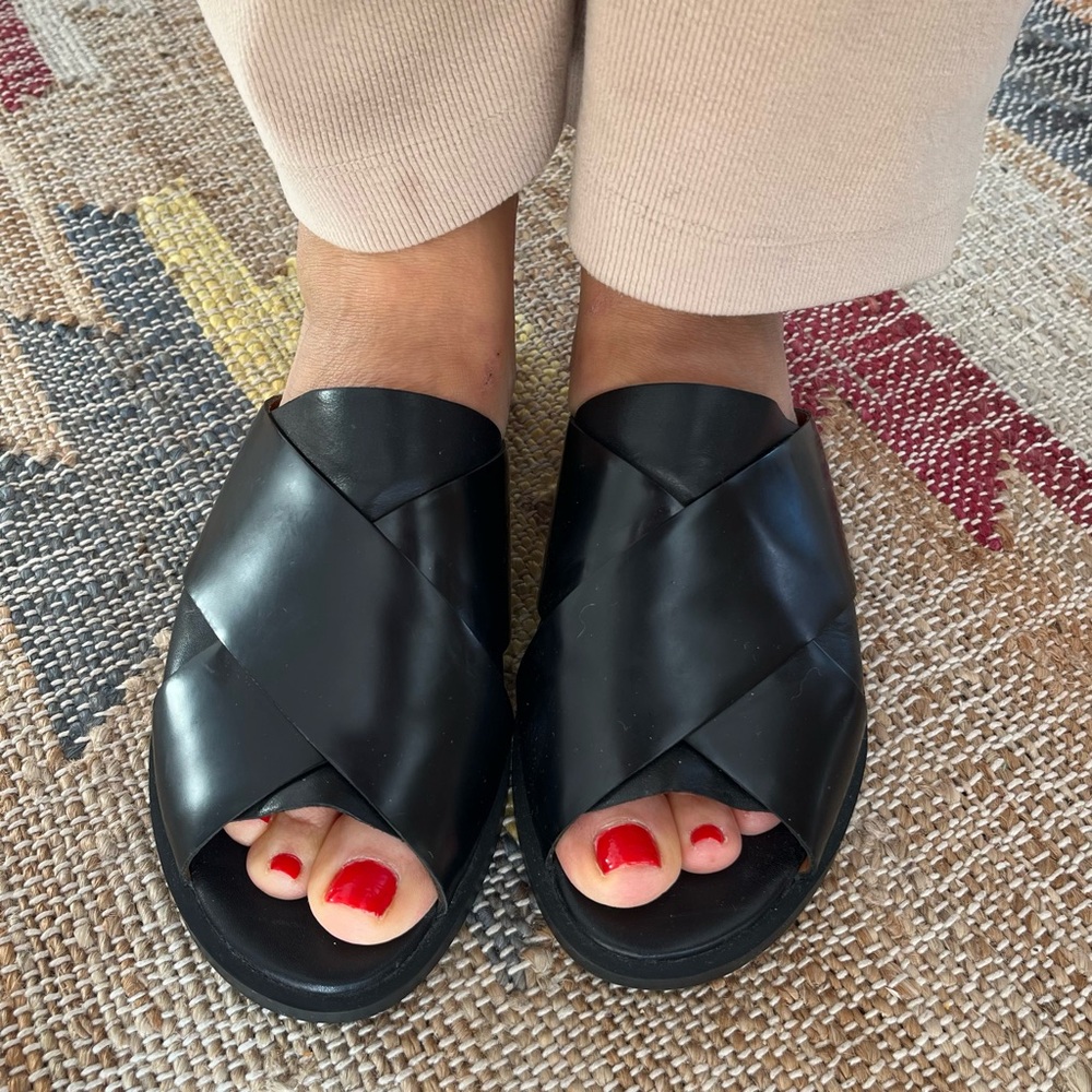 Chic Black Leather Sandals